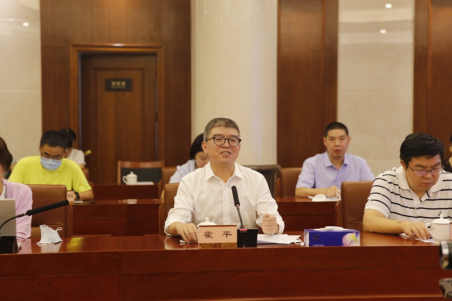 省生態(tài)環(huán)境廳到佛山開展重點(diǎn)行業(yè)企業(yè)用地調(diào)查和土壤污染防治攻堅戰(zhàn)調(diào)研(圖2) 省生態(tài)環(huán)境廳到佛山開展重點(diǎn)行業(yè)企業(yè)用地調(diào)查和土壤污染防治攻堅戰(zhàn)調(diào)研(圖2)